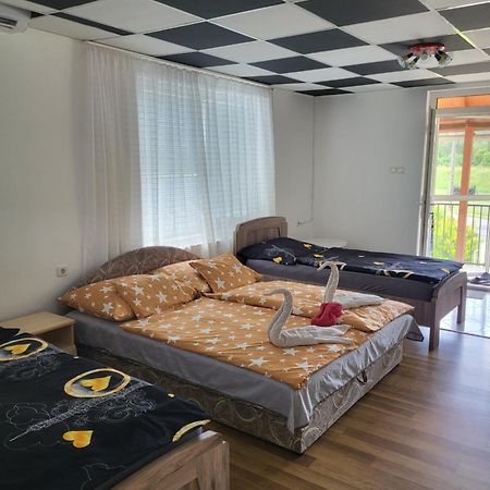 Ferienwohnung Napsugar Vendeghaz Tiszaújváros Exterior foto