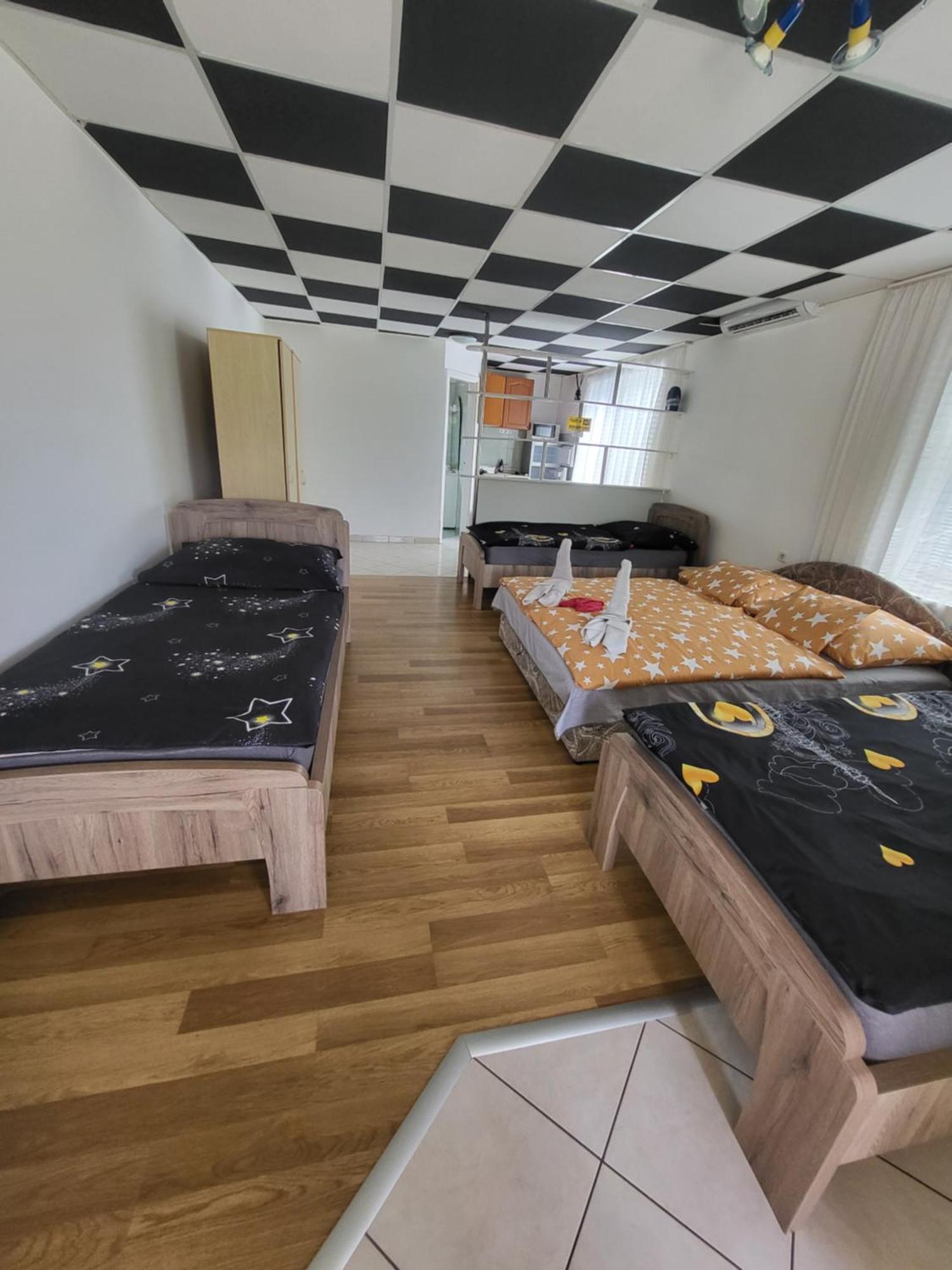 Ferienwohnung Napsugar Vendeghaz Tiszaújváros Exterior foto