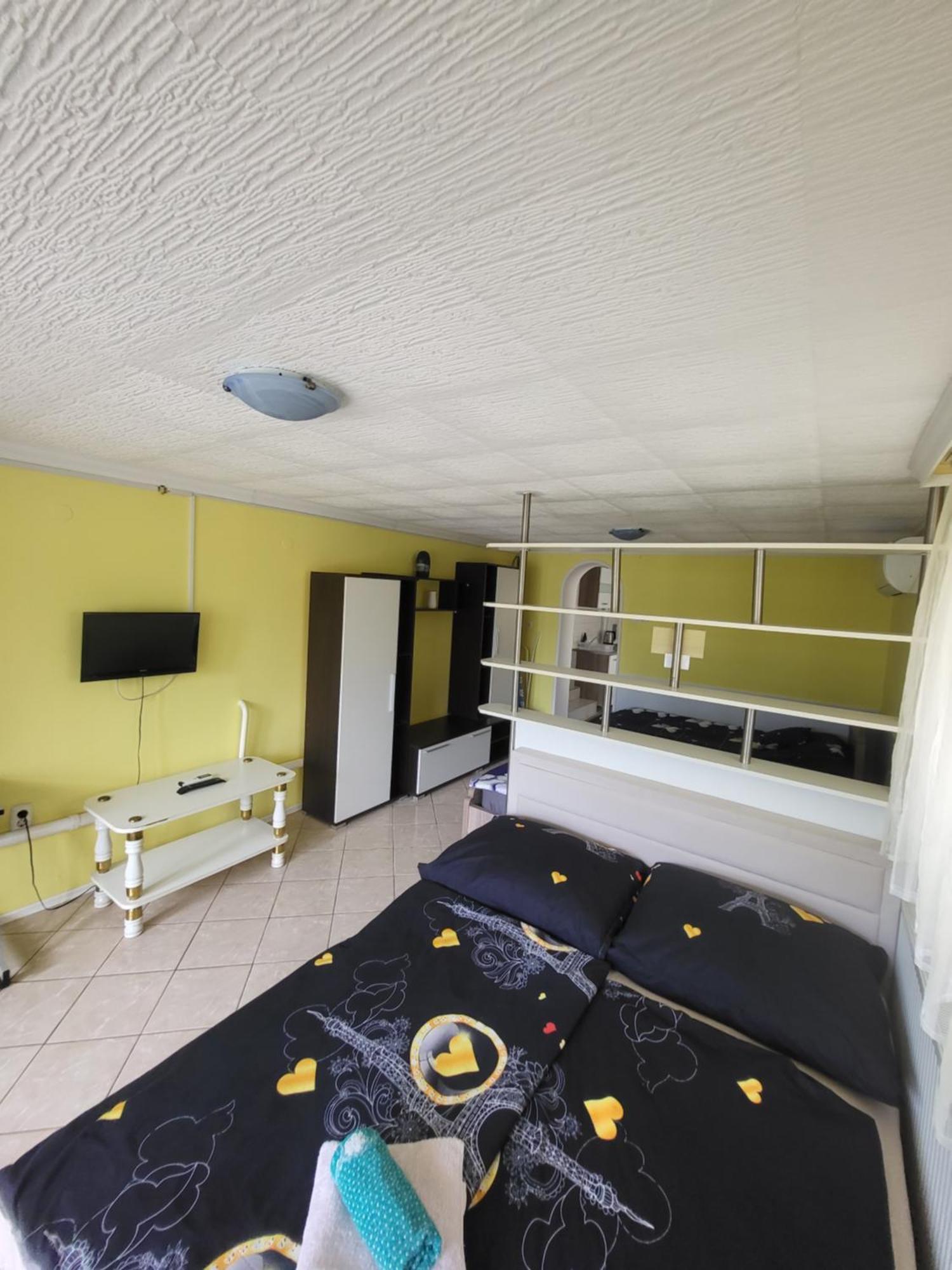 Ferienwohnung Napsugar Vendeghaz Tiszaújváros Exterior foto