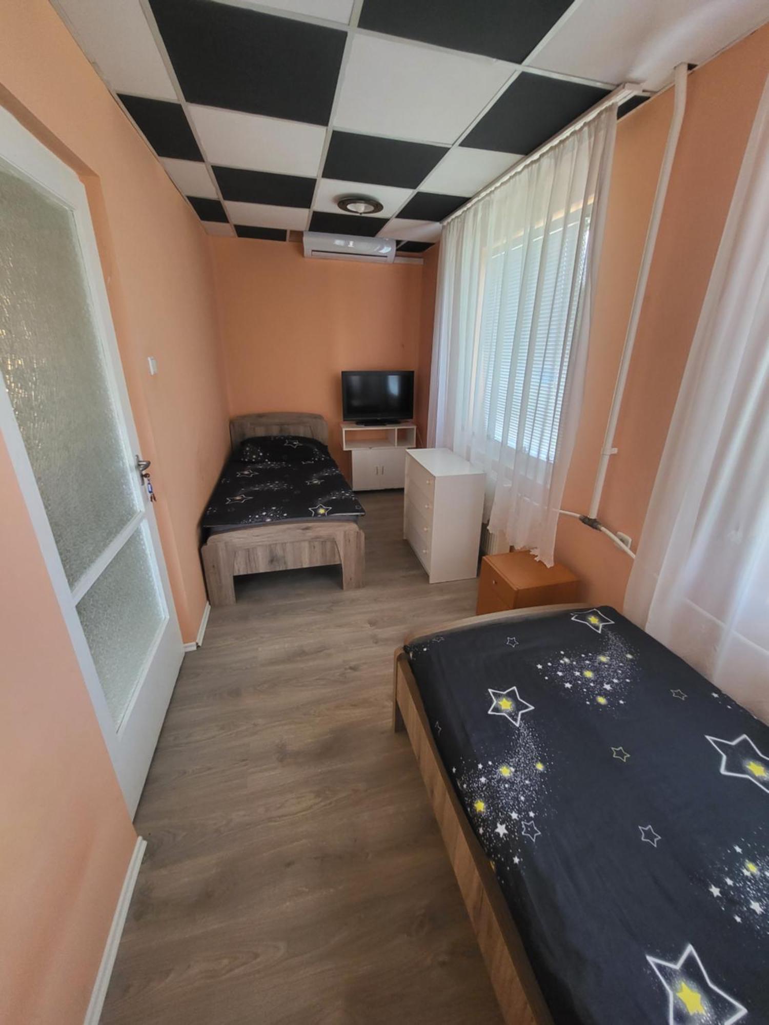Ferienwohnung Napsugar Vendeghaz Tiszaújváros Zimmer foto