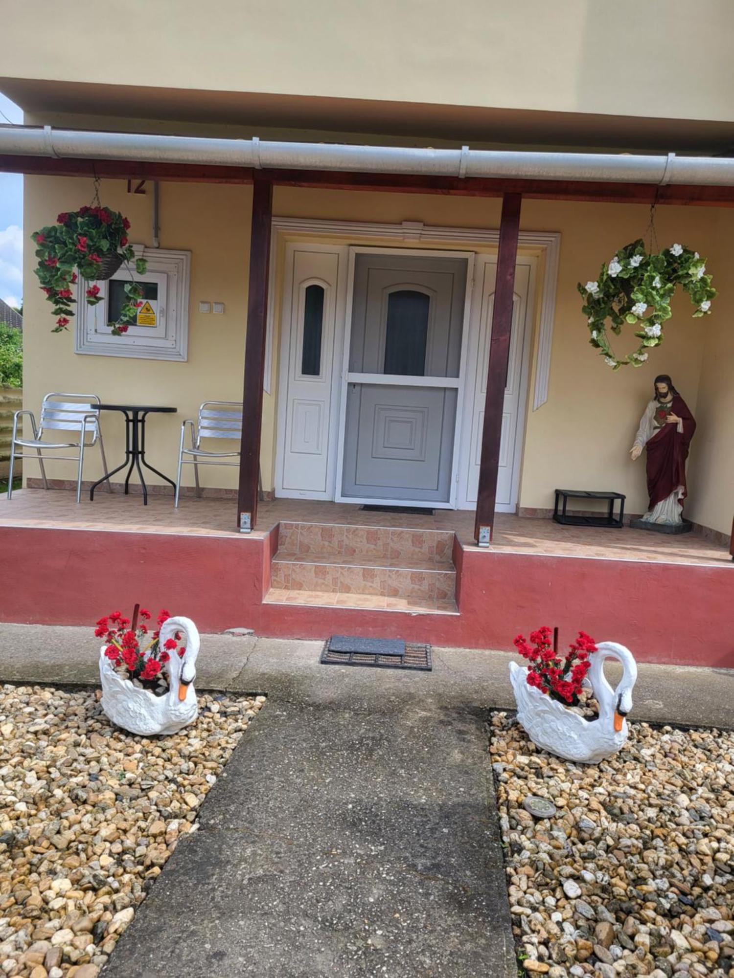 Ferienwohnung Napsugar Vendeghaz Tiszaújváros Exterior foto